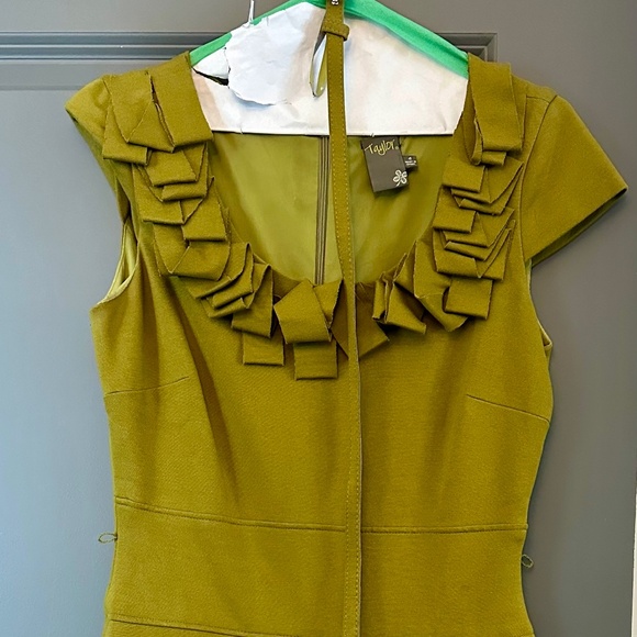 Dress - Picture 1 of 4